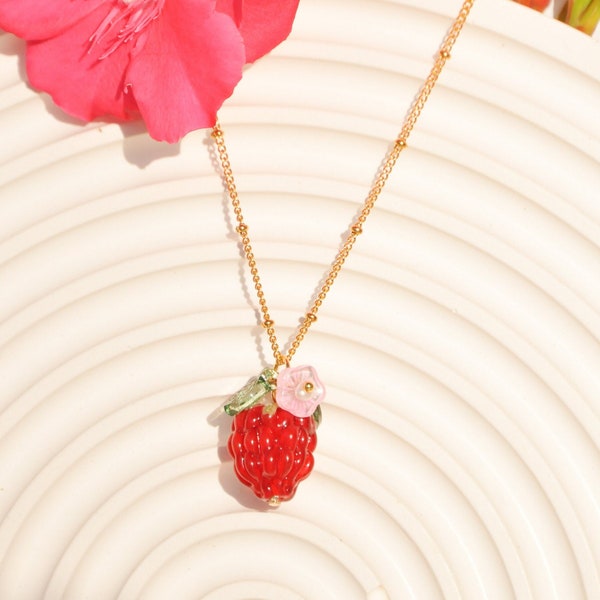 Collier or et framboise rouge en cristal, collier framboise, collier été, collier fleur, bijou fruit , cadeau personnalisé, cadeau pour elle