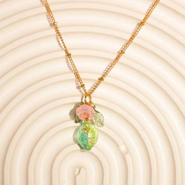 Collier or et citron vert en cristal, collier lime, collier été, collier fleur , bijou fruit, , cadeau personnalisé, collier AMALFI