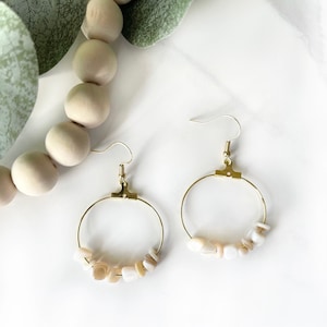 Shell Hoop Earrings, Dainty Hoop Earrings, Dainty Hoops, Vacation Earrings, Boho Jewelry, White Puka Shell Earrings