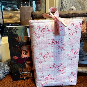 Protège-livre, tissu vintage, cartable, porte-livre, unique, couverture de livre, sac à main rose, pochette de livre rembourrée, protège-livre, cadeau pour amoureux des livres