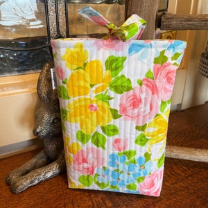 Protège-livre, tissu vintage, cartable, porte-livre, unique, couverture de livre, sac à main floral, pochette de livre rembourrée, protège-livre, cadeau pour amoureux des livres