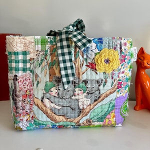 Protège-livre Nua, tissu vintage, cartable, porte-livre, unique, couverture de livre, sac à main de livre, pochette de livre rembourrée, protège-livre, cadeau pour amoureux des livres