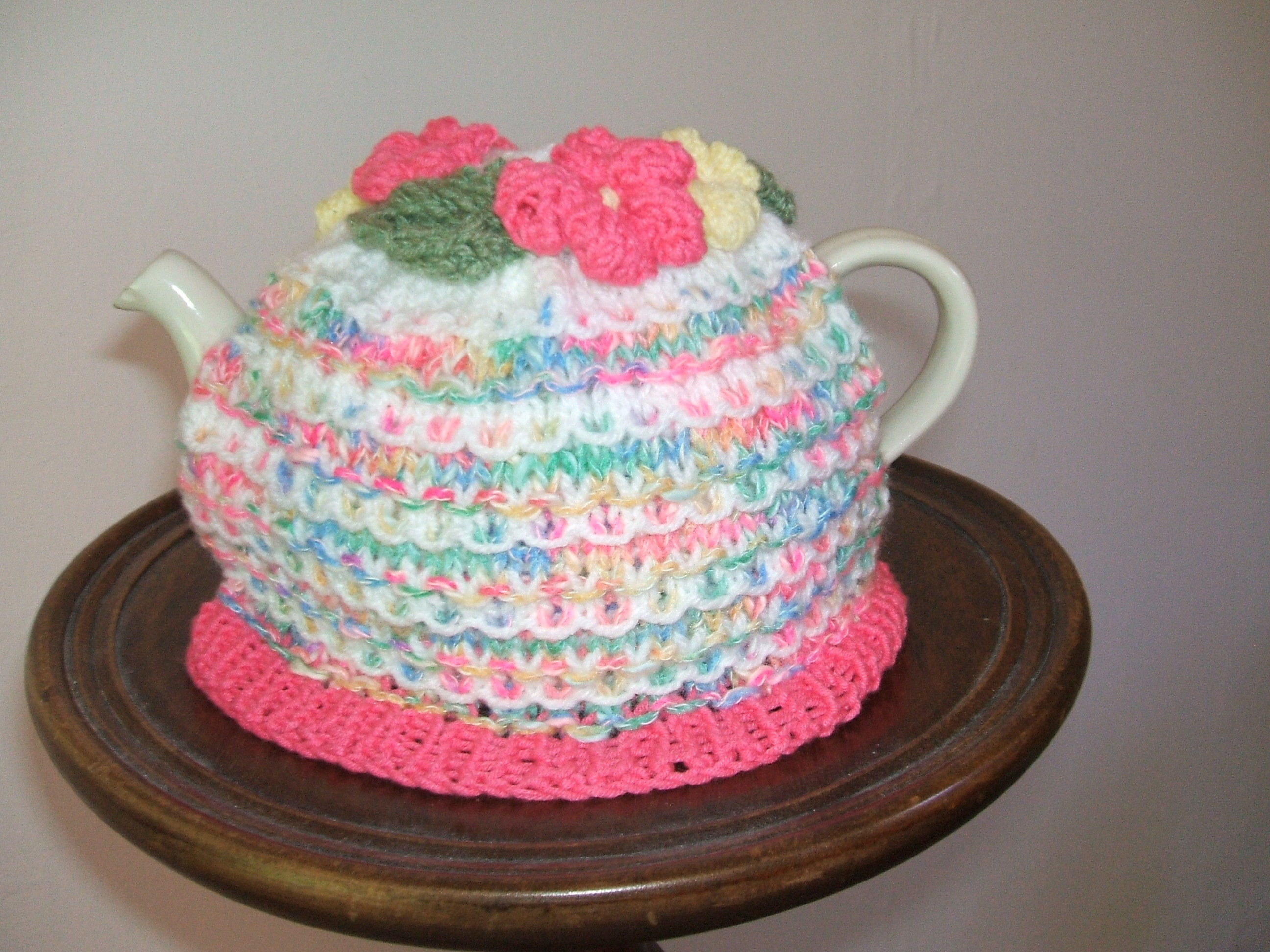 Thé Confortable Tricoté Rose avec La Décoration de Fleur