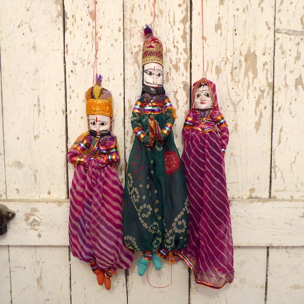 Alte orientalische Puppen Ethno Rag Dolls in seidiger Kleidung