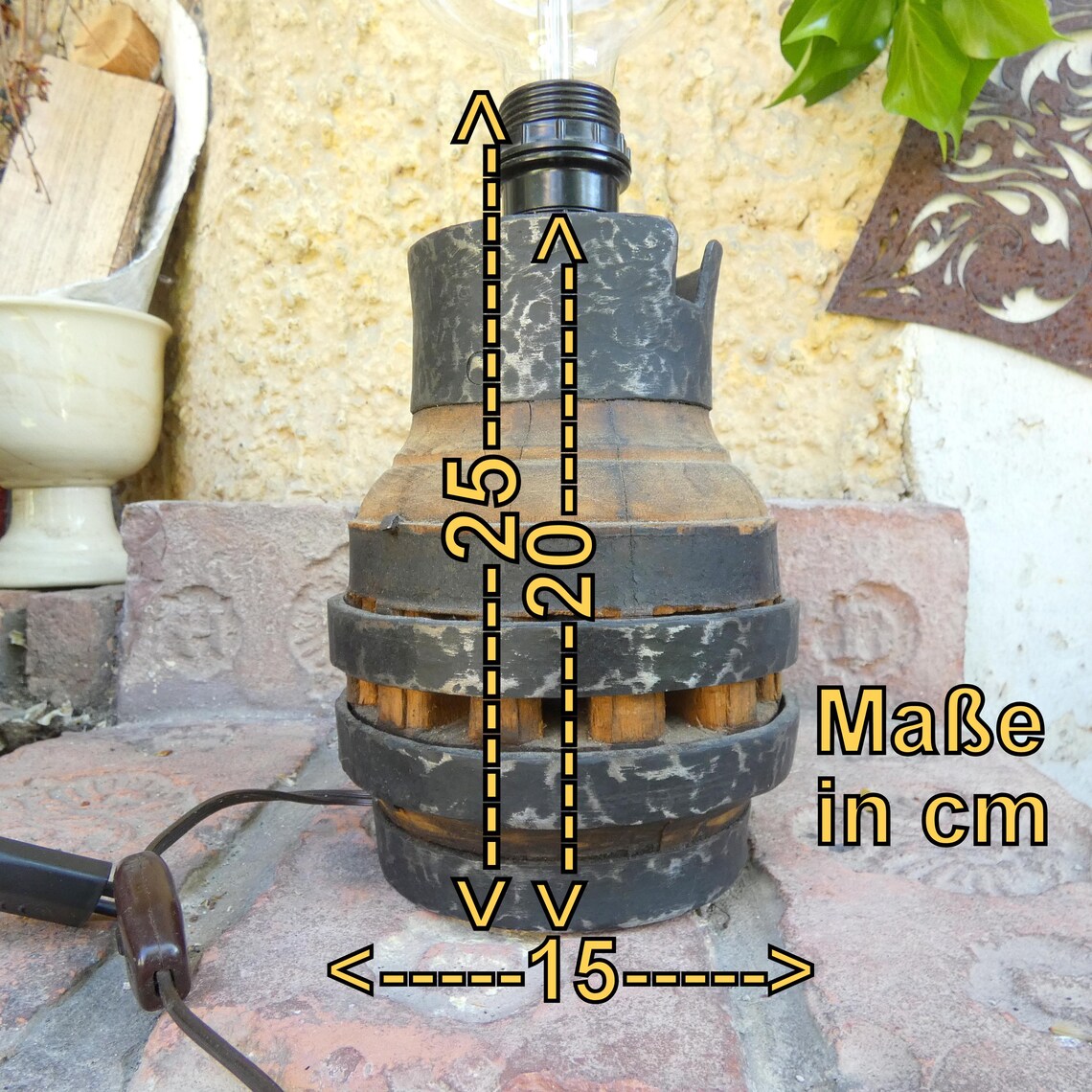 Tischlampe aus alter Radnabe VINTAGE mit/ohne Schirm, foto 2 di 5