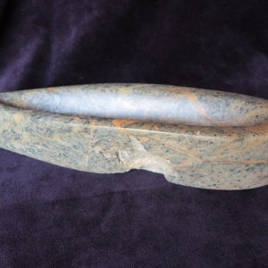 schmale Schale aus Speckstein