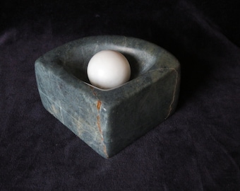 Decorative items made of soapstone, bowl and ball