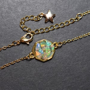 Hexagon Raw Opal Bracelet in Gold