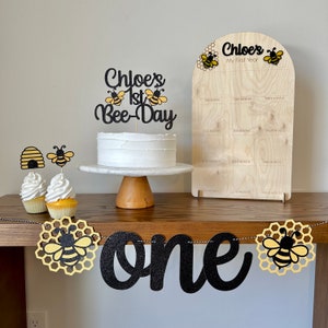 My First Year Photo Board, Bumble Bee-Day Themed Milestone Board, One Year Photo Poster, Baby 1st Birthday Wood Sign, Bees Party Decoration