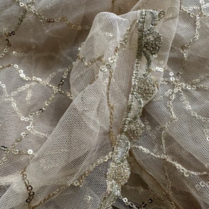 Traditional Pakistani Nikkah / Indian Net Veil / Dupatta / long Wedding Veil - light gold with rounded trail