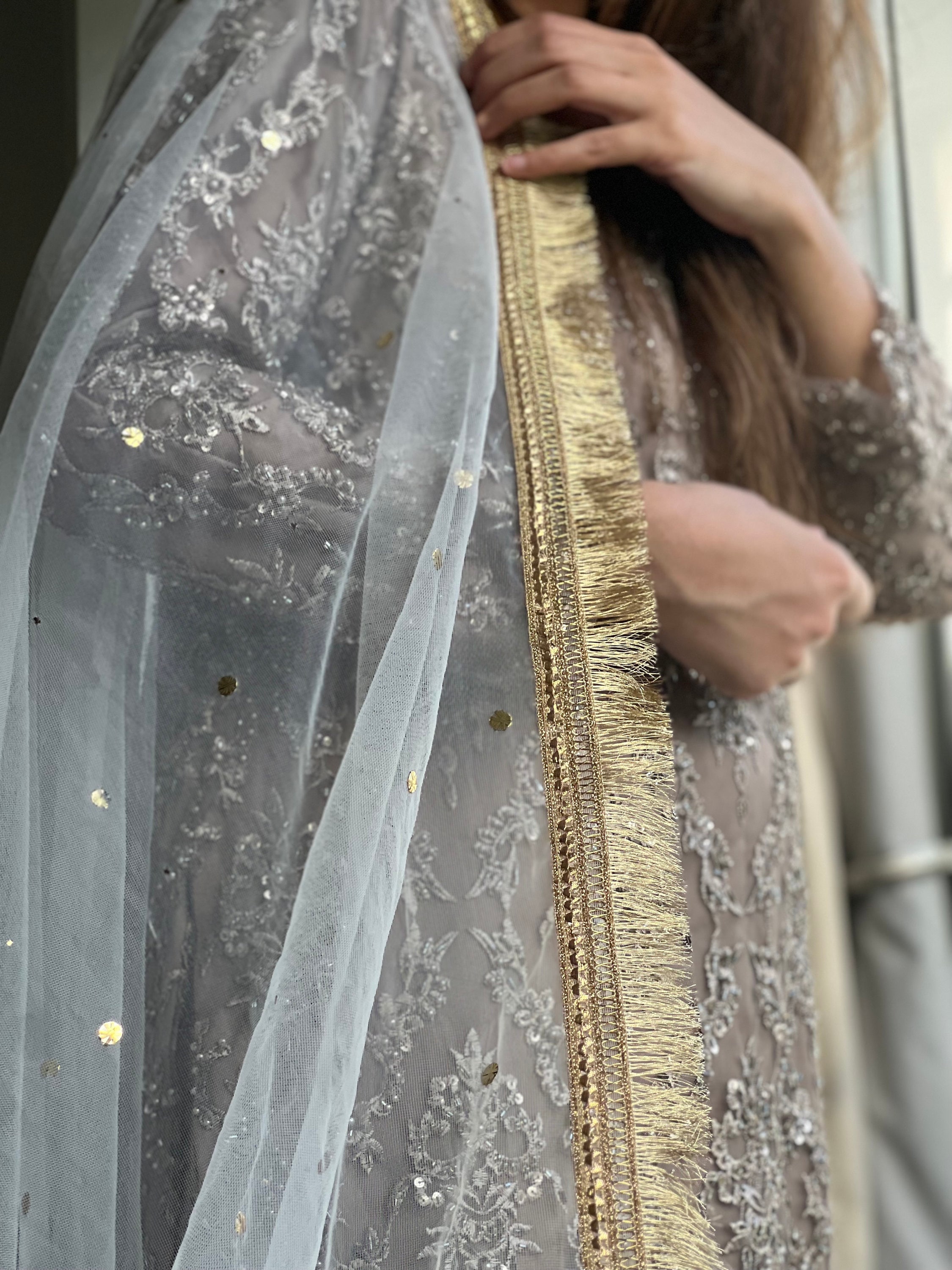 green emerald velvet dress Chinese Bridal Ivory White & Gold-Toned Qun Kwa Dress main image 0