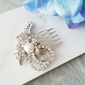Flower Hair Comb, Nature Hair Comb, Bridesmaid Gift, Under 30, Flower Girl Gift, Barn Wedding, Country Wedding, HS122