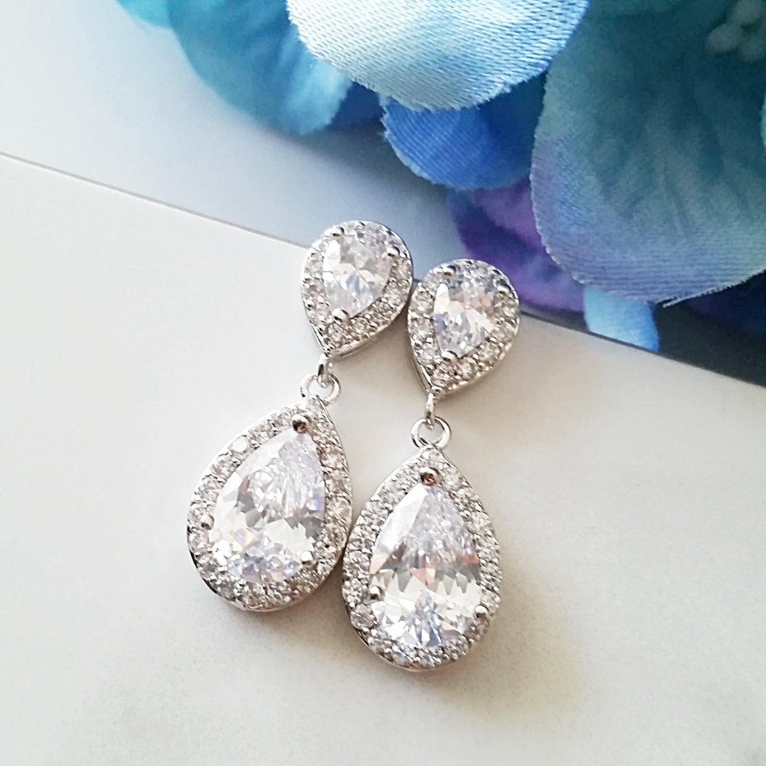 YOUYUZU Cubic Zirconia Teardrop Earring Crystal Wedding Dangle Earrings for Brides Bridal Jewelry YOUYUZU Cubic Zirconia Teardrop Earring Crystal Wedding Dangle Earrings for Brides Bridal Jewelry