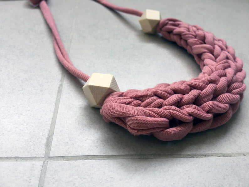 Pink T-shirt yarn necklace with geometric beads Braided necklace