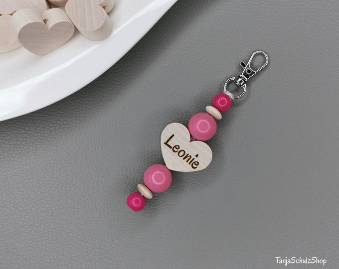 Wunderschöner Schlüssel / Anhänger mit Namen personalisiert, gerne auch beide Seiten des Herzchens für Ihre Lieblingsmenschen