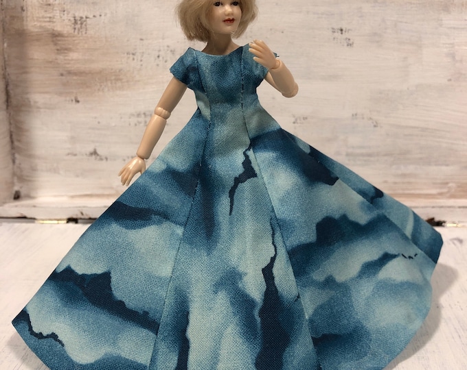 A Dress in Clouds for Heidi Ott Lady (1:12)