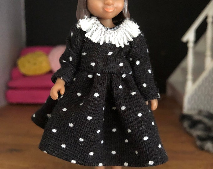 New Lundby doll with new polka dots dress (1:18)