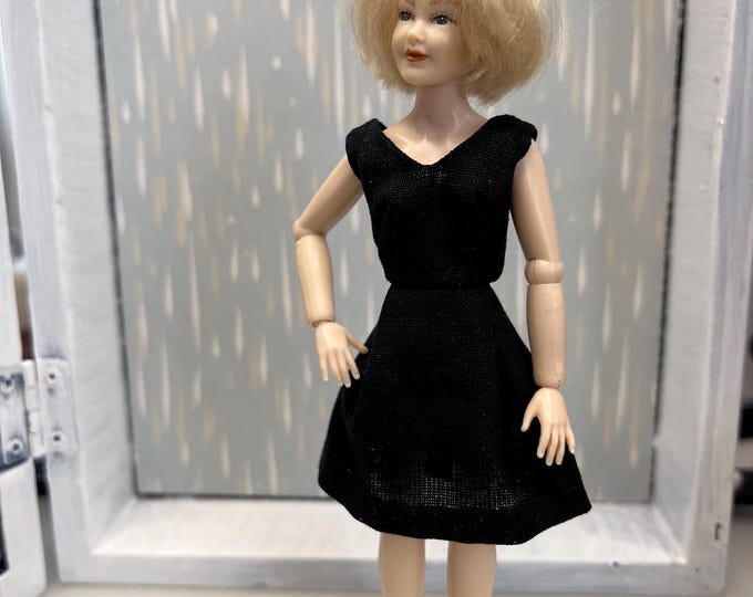 A basic dress for Heidi Ott ladies (slim model) 1:12 - The doll is not included -