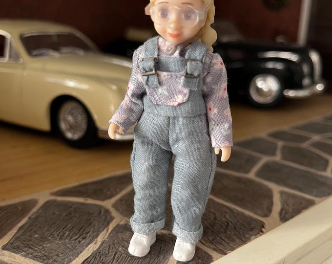 New Lundby girl doll with new clothes (1:18)