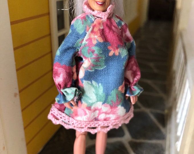 A Lundby grandmother doll with new clothes (1:18)