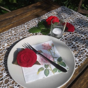 Rote Rose aus Filz zur Dekoration, Geschenk für die Frau, Valentinstaggeschenk, Muttertaggeschenk Bild 5