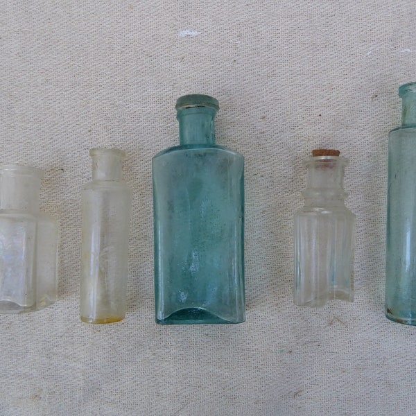Vintage bottles, 19 / 20 C glass bottles, vintage glassware, re-enactment props, set dressing, LARP Phys-reps