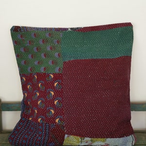 Vintage Kantha Pillow Cover: 50x50cm Bohemian Patchwork Cushion
