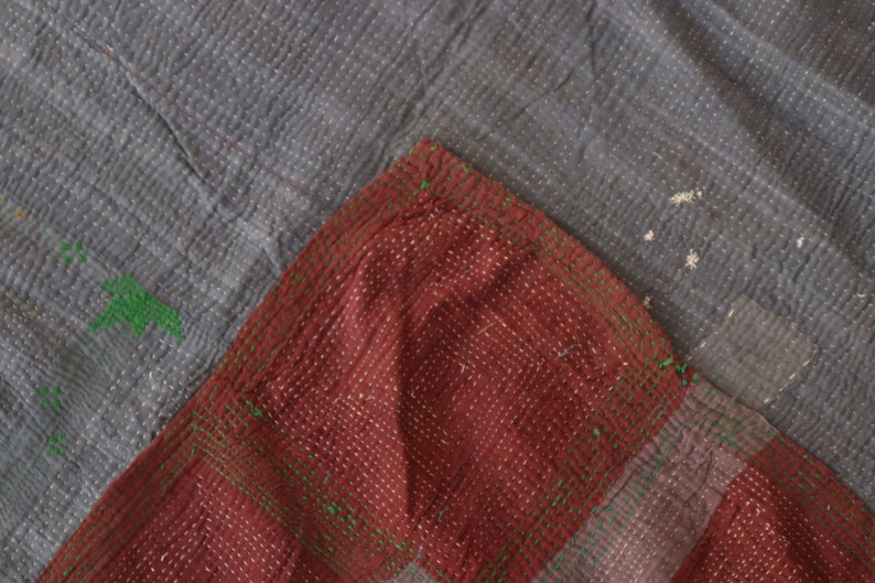 Vintage Indigo Handgemachte Kantha Quilt Hochwertige indische Bio-Baumwolle Handarbeit Kantha Reversible Ralli Recycelte alte Baumwolldecke Bild 6