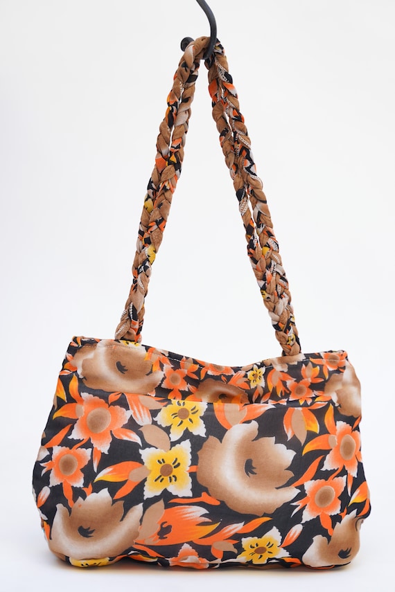 🎒 kutchi bags 🎒 size 14x15... - Handcraft purse of kuchchh | Facebook