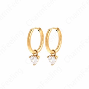 Hartvormige oorbellen, 18K goud gevulde liefde oorbellen, sierlijke liefde oorbellen, micropaved CZ liefde charme, een cadeau voor haar, 13,5x1,5 mm