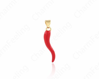 Peper ketting, 18K goud gevulde emaille peper hanger, emaille hanger, plant charme, peper charme, groente hanger 38x11x5mm