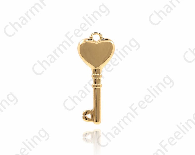 18K Gold Filled Key Necklace, Heart-Shaped Key Pendant, Key Charm, Heart-Shaped Necklace 20x8x2.5 mm