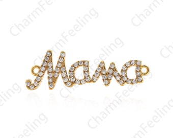 Puede incluir: Encanto de tono dorado con la palabra "Mama" escrita en brillantes diamantes de imitación. El encanto tiene un bucle en cada extremo para sujetarlo a una pulsera o collar.