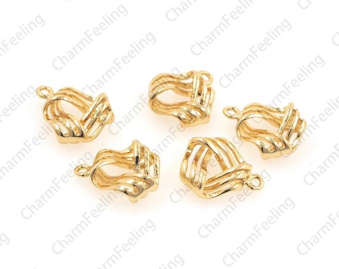 Gold Plated Tiny triangle charms，triangle charm，triangle pendant 12x10.6x3.9mm 1pcs