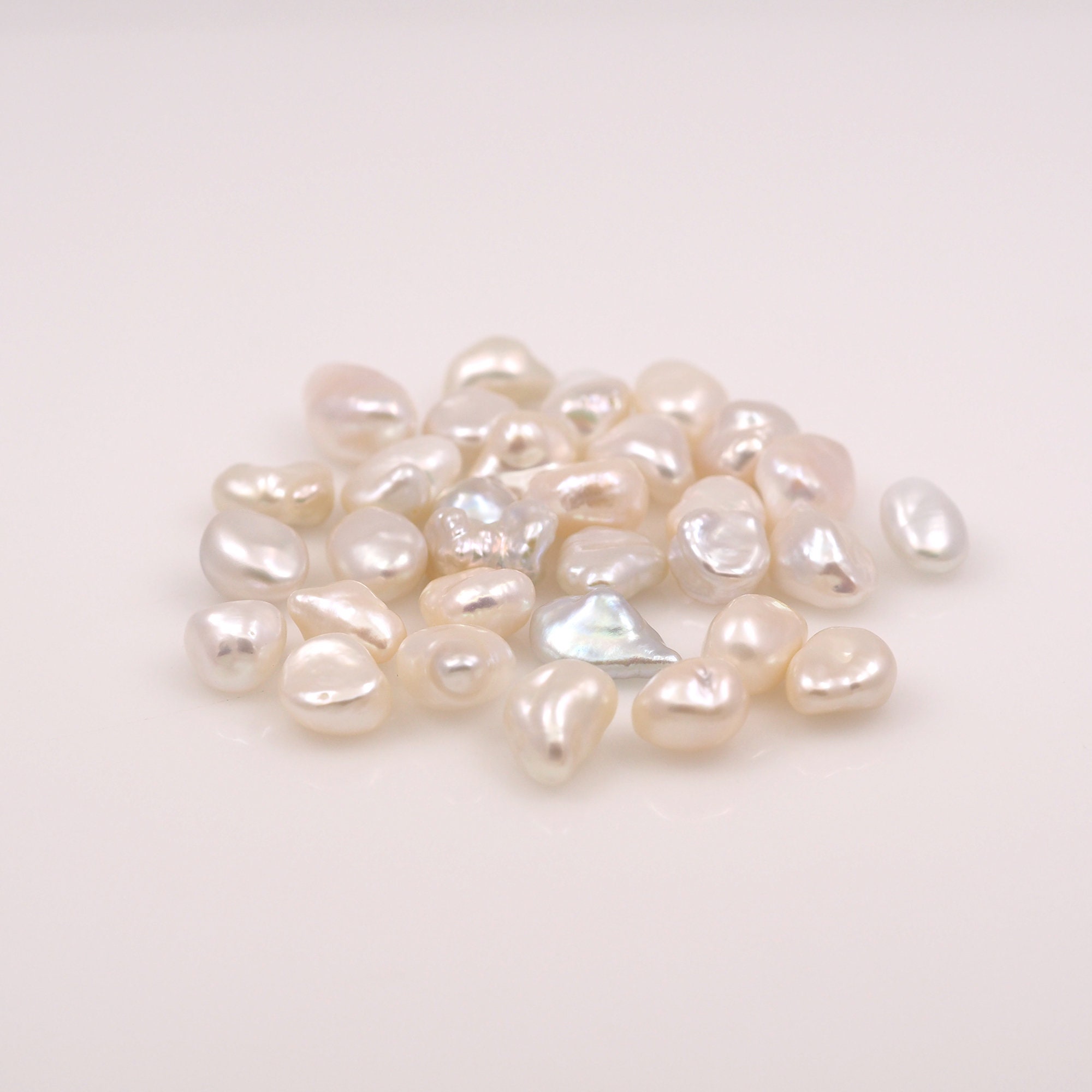  Natural Pearl Beads Natural Oval Freshwater Cultured White  Pearl Loose Beads Quality Level AAA for Jewelry Making Charms Necklace as  Gift 5-6 mm 14.2 inches (2 Strands)