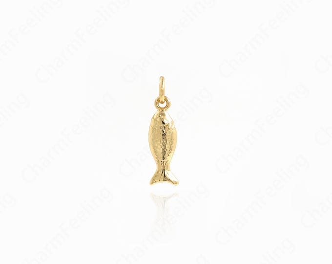 Fish Jewelry, Dainty Fish Necklace, Tropical Fish Pendant, 18K Gold Filled Fish Pendant,Marine Life Jewelry,20x5x3mm