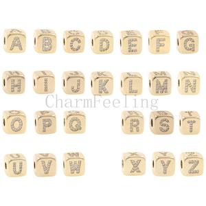 collar de pulsera de alfabeto cuadrado Cuentas espaciadoras, oro chapado latón encanto inicial, letras espaciadas cuentas, colgante del alfabeto 9 * 9mm