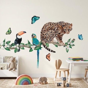 Muurstickers met ocelot en tropische jungledieren voor de babykamer en kinderkamer.