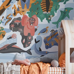 Fondo de pantalla para niños FunMap: mapa del mundo con animales coloridos | Hecho a medida | Autoadhesivo o no tejido | Decoración de habitaciones educativas