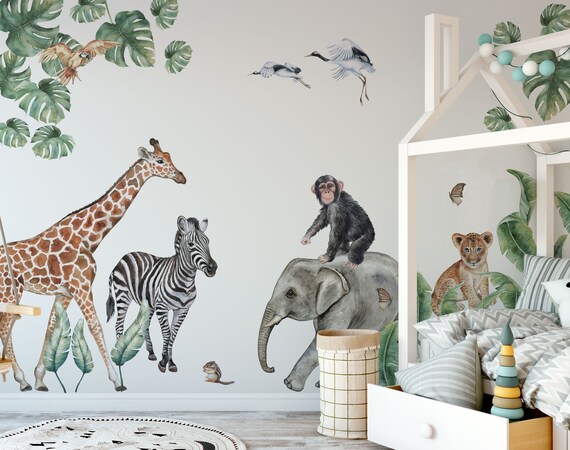 Adesivi Da Parete Animali Della Giungla – Giraffa, Elefante, Zebra, Leone, Foglie Verdi, 90x40 Cm, Per Cameretta Bambini