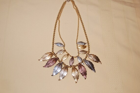 Vintage - Two-Tiered Gold Beaded Leaf Necklace - image 2