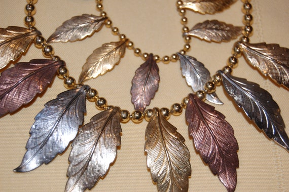 Vintage - Two-Tiered Gold Beaded Leaf Necklace - image 5