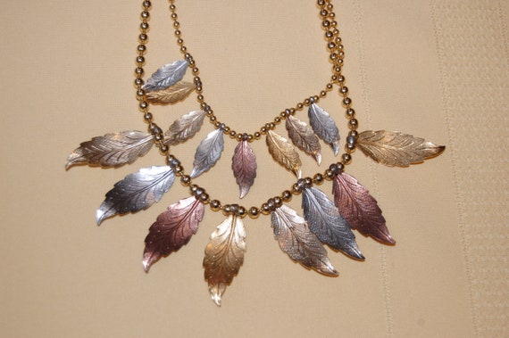 Vintage - Two-Tiered Gold Beaded Leaf Necklace - image 4