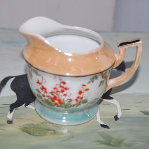 Vintage - Chikamarachi - Small Lusterware Creamer