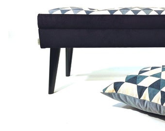 LOVARE bench behind the storage compartment, quilted with buttons