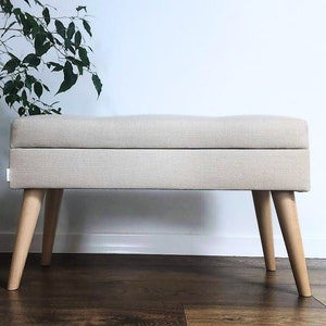 Sitzbank vor dem bett