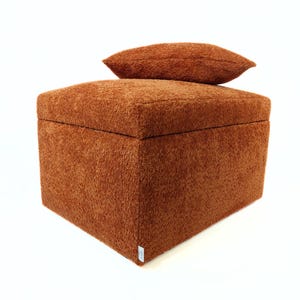 Orangefarbener Sitzpuff, Sitzpuff mit Stauraum, Bukla-Stoff, Rossi Furniture,