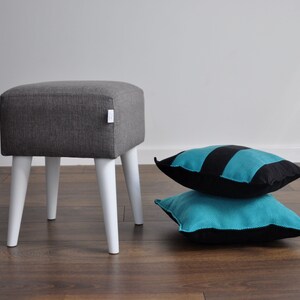 Gepolsterter Hocker 30 x 30 mit Fußstütze