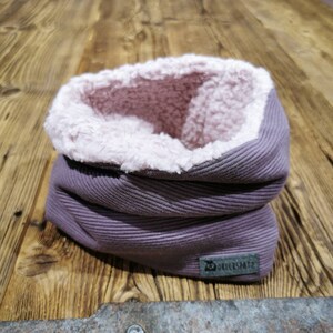Loop made of ribbed jersey lined with a cotton teddy in purple