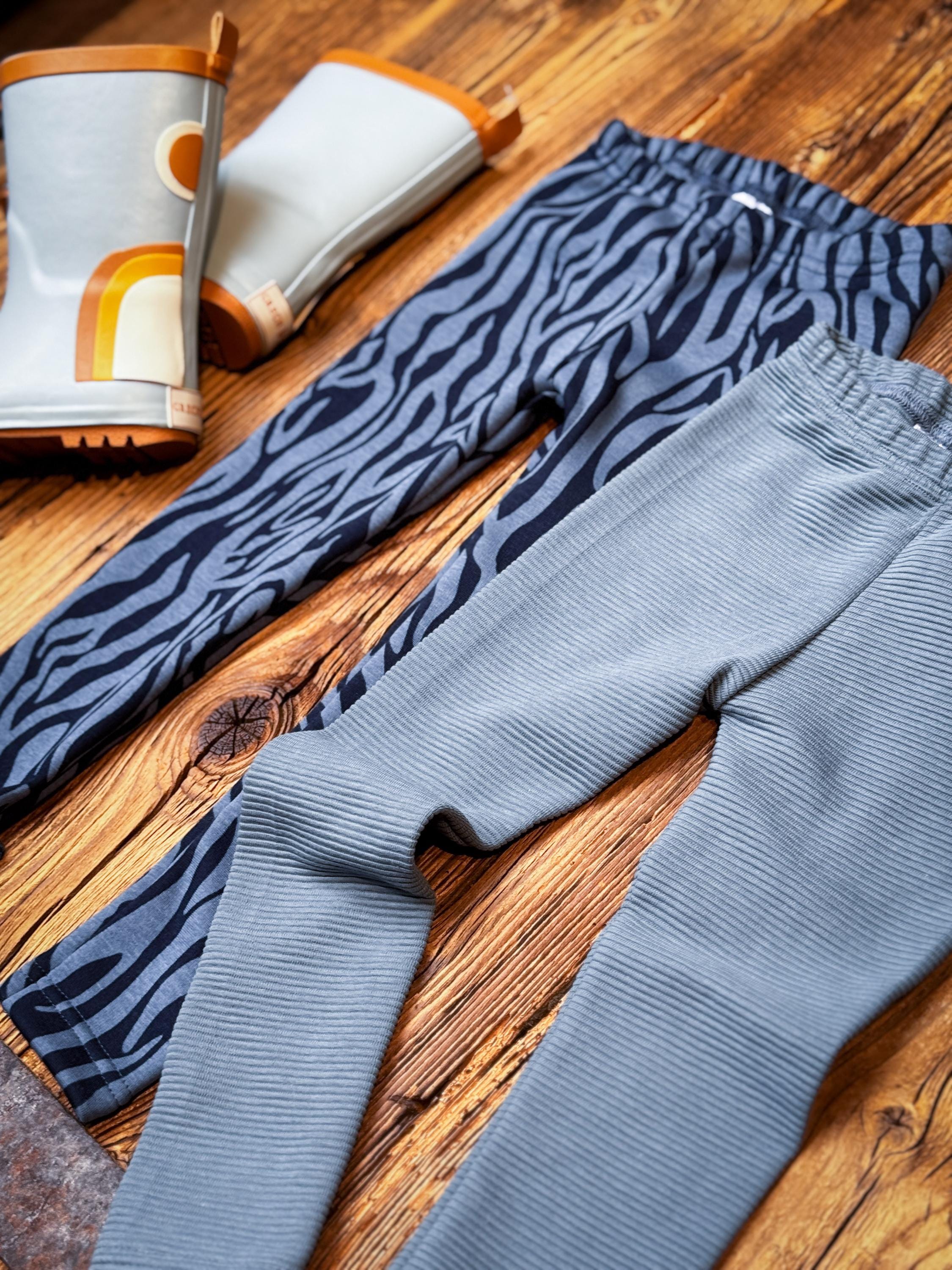 Leggings made of ribbed jersey in blue unisex pants children